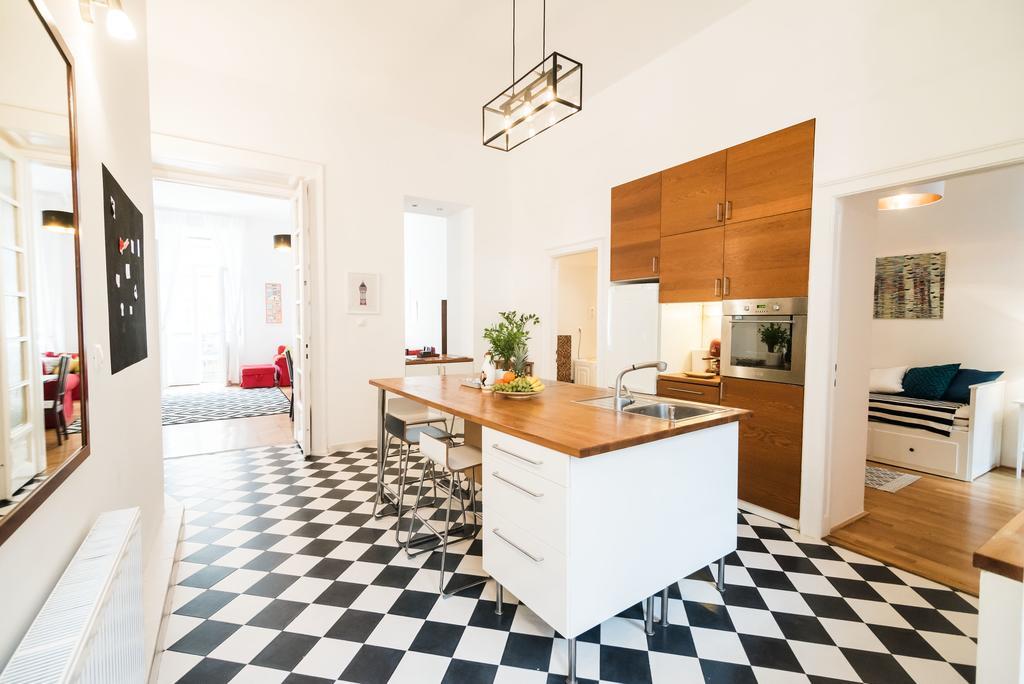 Anker Apartment At Deak Sq. Budapeszt Zewnętrze zdjęcie